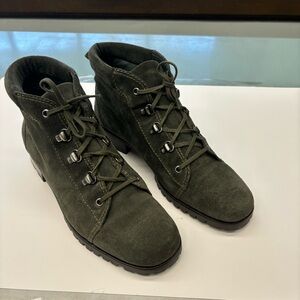 Talbots Iceland Olive Green Lace-Up Boots size 11